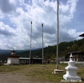 13 Klosterhof des Kurje Lhakhang